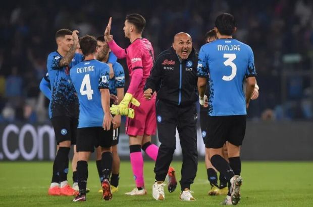 关于冲刺阶段那不勒斯调整名单以备欧超杯，远射贴柱环节打磨，气氛紧张，资深球员宣示担当的信息