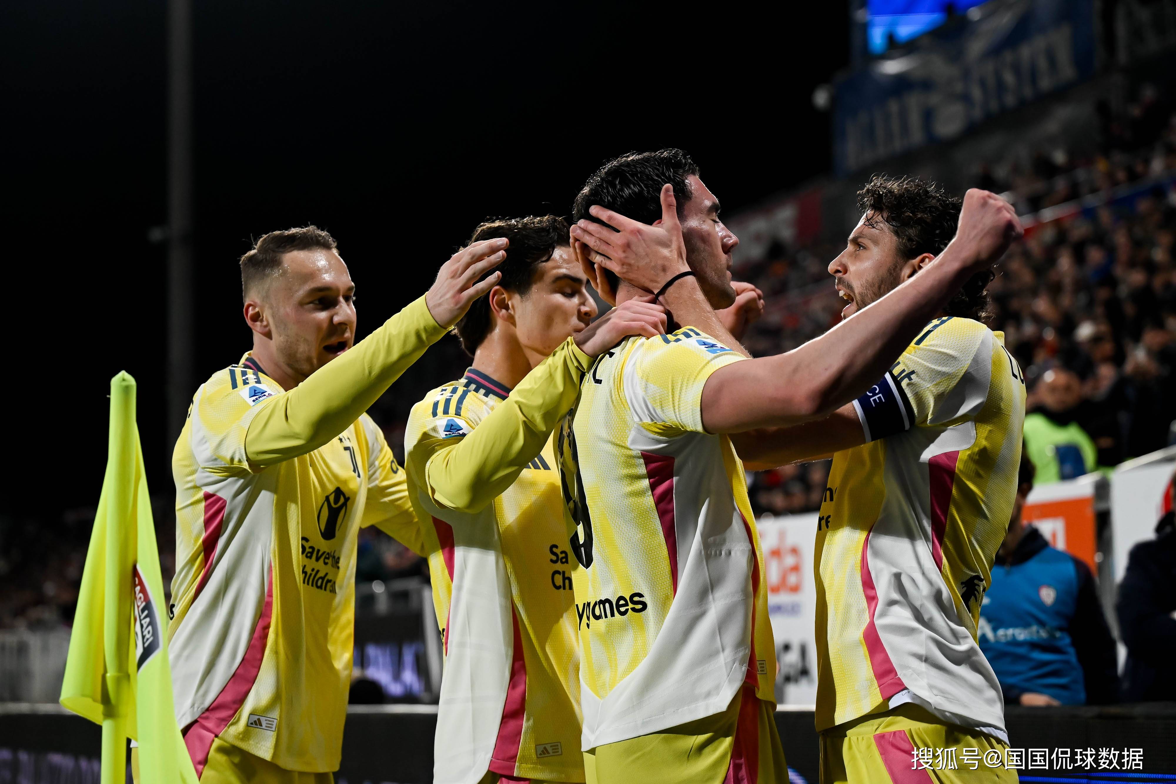 尤文图斯训练开放日，赛后刷新队史纪录引欢呼，意大利杯在即，球队文化再被提及的简单介绍